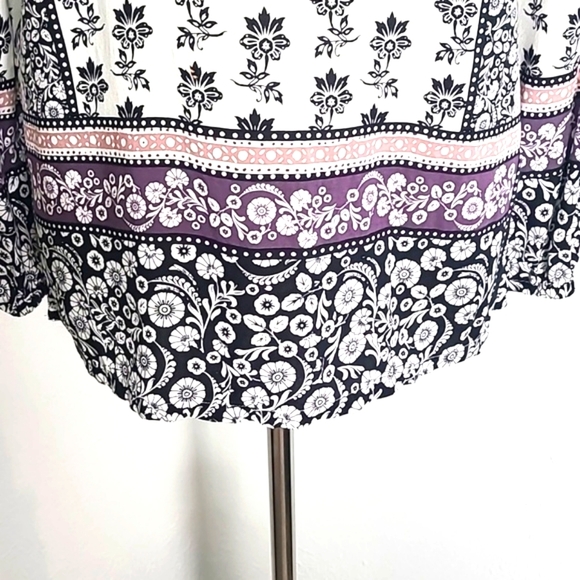 LOFT Black & White Floral Print Top with Pink & Purple Accents, Size Medium - Picture 3 of 10